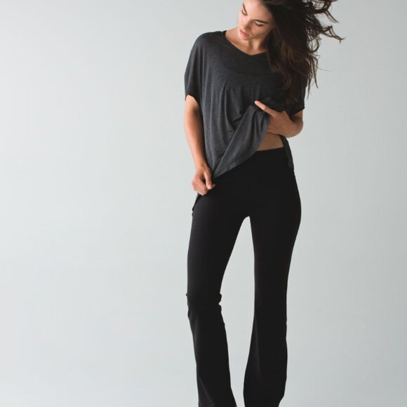 Lululemon Groove Pant III Women's Size 8 Black Flare Legging - Picture 1 of 5